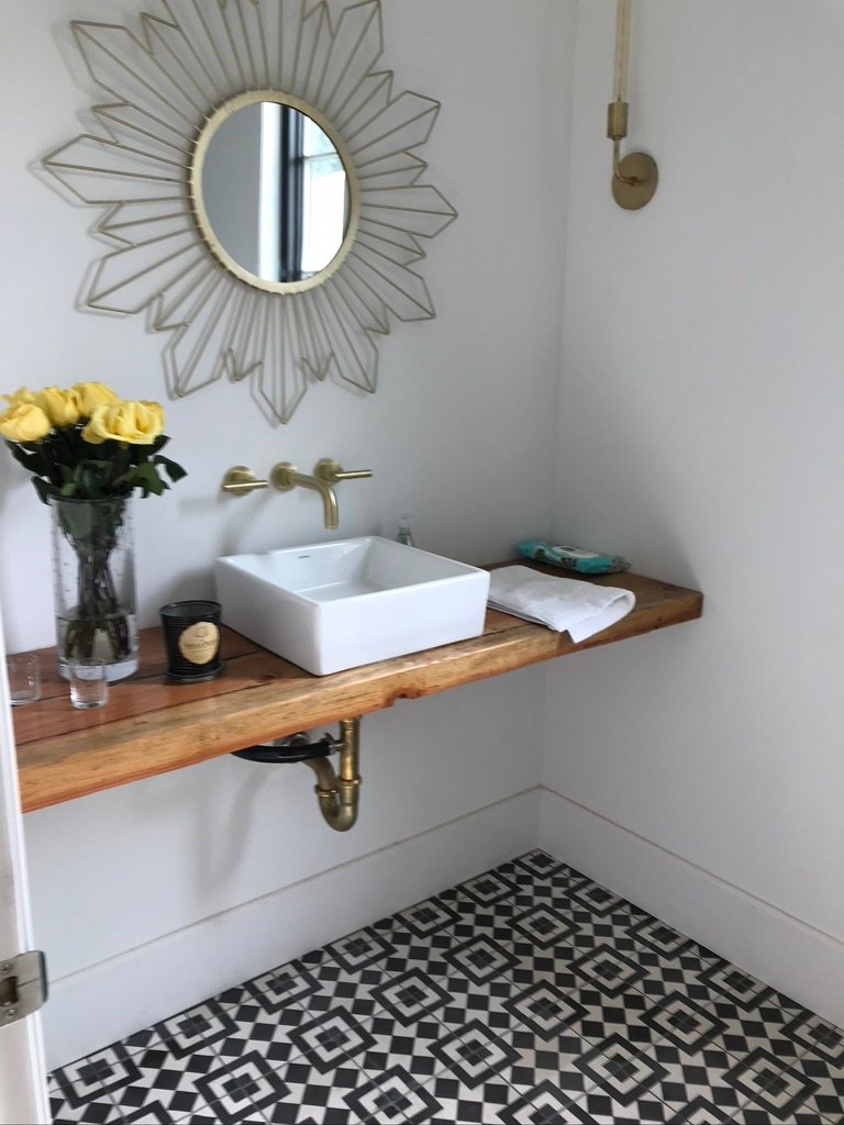 447E7ADB-4B40-477E-82DB-379090BC2694_1_105_c