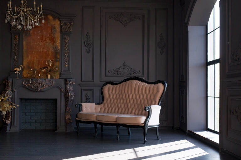 Black,Room,Interior,With,A,Vintage,Sofa,,Chandelier,,Mirror,And